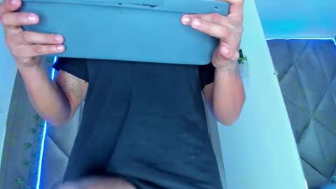 ANDREW KENNOXX online show from 02.04.26