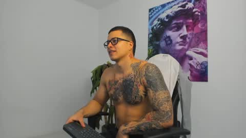 Snapshot of andrewmaterazzi chatting on 02.04.25 andrewmaterazzi online show from 02.04.25