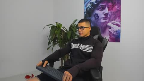 Snapshot of andrewmaterazzi chatting on 02.17.25 andrewmaterazzi online show from 02.17.25