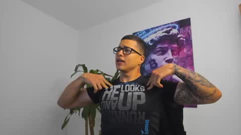 Snapshot of andrewmaterazzi chatting on 03.08.25 andrewmaterazzi online show from 03.08.25