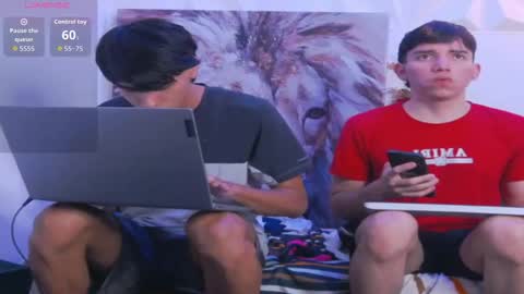 Snapshot of andrewortix chatting on 11.12.25 AndreWortix online show from 11.12.25