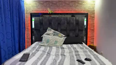 Andresuki online show from 10.31.25