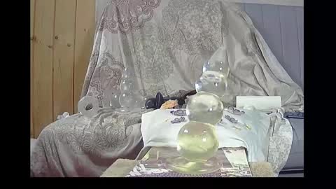 Snapshot of andrstretching chatting on 12.22.24 Andstretching online show from 12.22.24