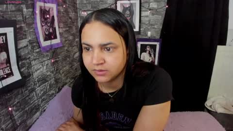 Snapshot of andrys_hot chatting on 05.14.26 Andrys online show from 05.14.26