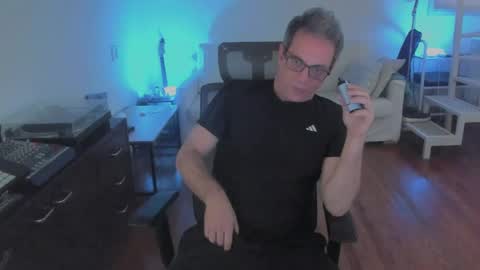 Snapshot of andy0pandi chatting on 04.12.26 Andrew online show from 04.12.26