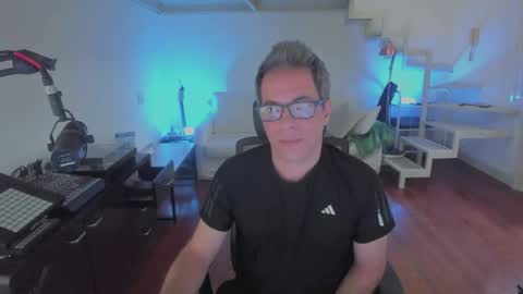 Snapshot of andy0pandi chatting on 04.13.26 Andrew online show from 04.13.26