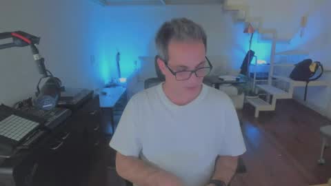 Snapshot of andy0pandi chatting on 04.17.26 Andrew online show from 04.17.26