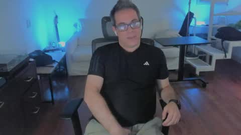 Snapshot of andy0pandi chatting on 04.25.26 Andrew online show from 04.25.26