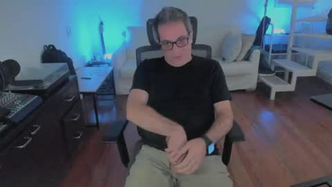 Snapshot of andy0pandi chatting on 04.30.26 Andrew online show from 04.30.26