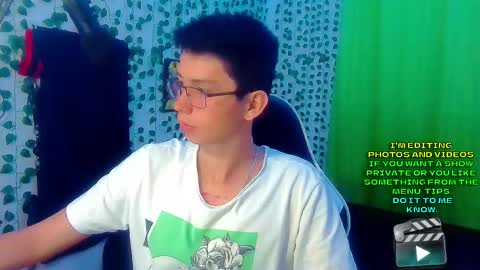 Snapshot of andy_gray01 chatting on 10.21.25 Andy Gray online show from 10.21.25