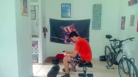 Snapshot of andy_gray01 chatting on 10.22.25 Andy Gray online show from 10.22.25