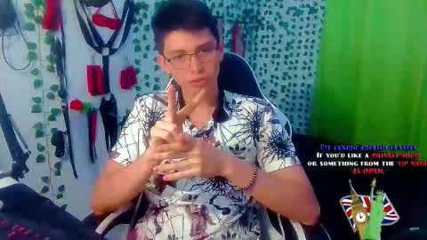 Snapshot of andy_gray01 chatting on 10.23.25 Andy Gray online show from 10.23.25