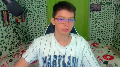 Snapshot of andy_gray01 chatting on 10.26.25 Andy Gray online show from 10.26.25