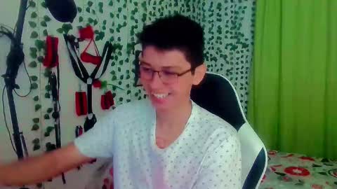 Snapshot of andy_gray01 chatting on 10.27.25 Andy Gray online show from 10.27.25