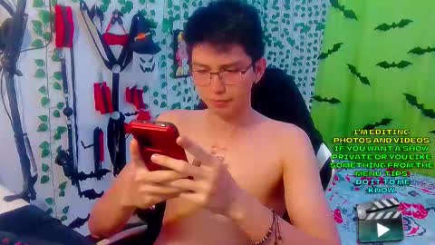 Snapshot of andy_gray01 chatting on 11.12.25 Andy Gray online show from 11.12.25