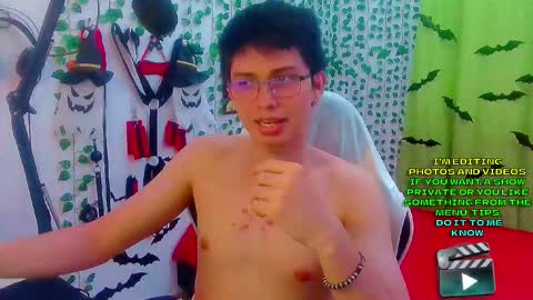 Snapshot of andy_gray01 chatting on 11.27.25 Andy Gray online show from 11.27.25