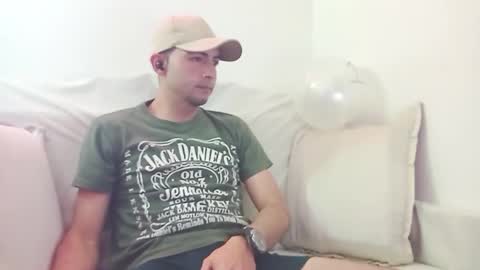 Snapshot of andy_magic_ chatting on 10.13.25 andy_magic_ online show from 10.13.25