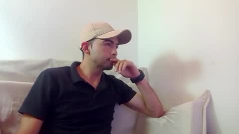Snapshot of andy_magic_ chatting on 10.14.25 andy_magic_ online show from 10.14.25