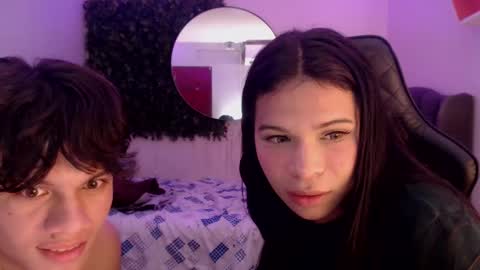 Snapshot of andyanddant chatting on 03.10.25 andyanddant online show from 03.10.25