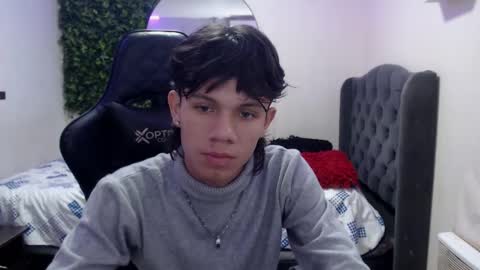 Snapshot of andyanddant chatting on 03.10.25 andyanddant online show from 03.10.25