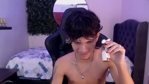 Snapshot of andyanddant chatting on 03.11.25 andyanddant online show from 03.11.25