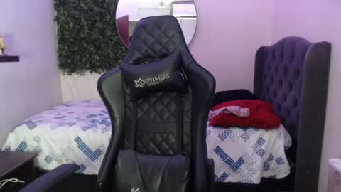 Snapshot of andyanddant chatting on 03.12.25 andyanddant online show from 03.12.25