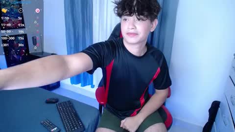 Snapshot of andyboy_19 chatting on 12.13.24 andy online show from 12.13.24