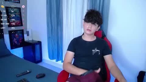 Snapshot of andyboy_19 chatting on 12.21.24 andy online show from 12.21.24