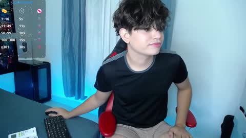 Snapshot of andyboy_19 chatting on 12.28.24 andy online show from 12.28.24