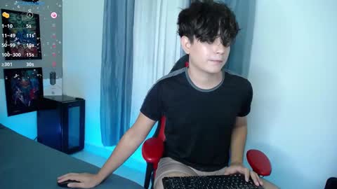 Snapshot of andyboy_19 chatting on 12.29.24 andy online show from 12.29.24