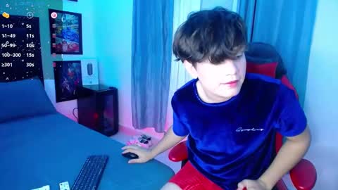 Snapshot of andyboy_19 chatting on 01.19.25 andy online show from 01.19.25