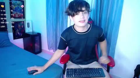 Snapshot of andyboy_19 chatting on 01.22.25 andy online show from 01.22.25