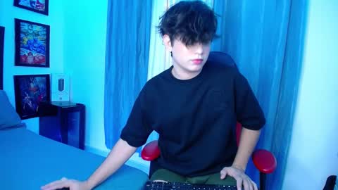 Snapshot of andyboy_19 chatting on 02.10.25 andy online show from 02.10.25
