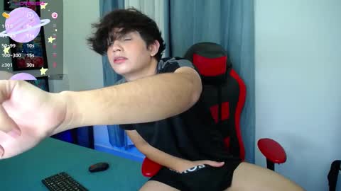 Snapshot of andyboy_19 chatting on 02.27.25 andy online show from 02.27.25