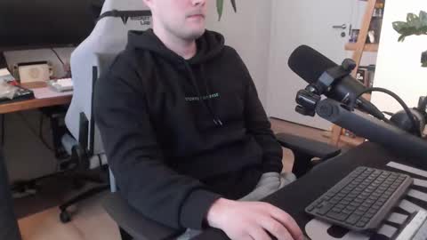 andycandy1994 online show from 02.27.26