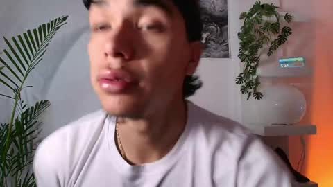 Snapshot of andypalmerr chatting on 05.19.26 andypalmerr online show from 05.19.26