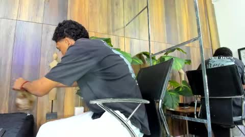 Snapshot of andysins chatting on 05.11.26 Andy online show from 05.11.26