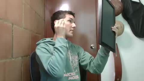 Snapshot of andytwi chatting on 04.12.26 Andy online show from 04.12.26