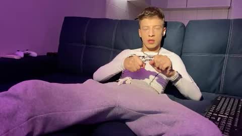 AndyTwinkkk online show from 11.17.25