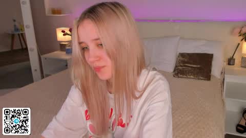 Snapshot of anellyball_ chatting on 05.31.26 Anelly online show from 05.31.26