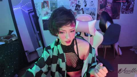 Snapshot of anette_sf chatting on 12.15.24 Anette Scorpio online show from 12.15.24