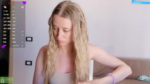 Snapshot of angeellina chatting on 06.07.26 angeellina online show from 06.07.26