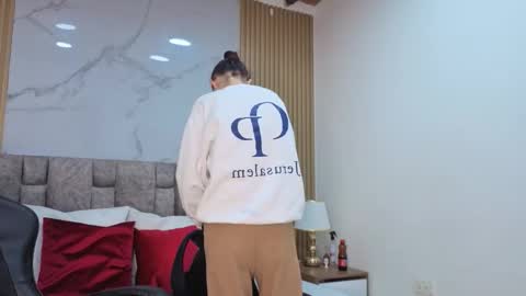 Snapshot of angel__kiss chatting on 02.24.26 angel__kiss online show from 02.24.26