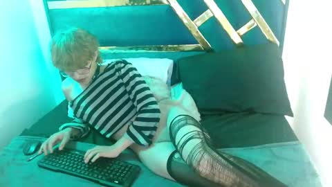 Snapshot of angel_adrien chatting on 03.27.26 Angel online show from 03.27.26