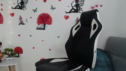 Angel Curl online show from 02.12.25