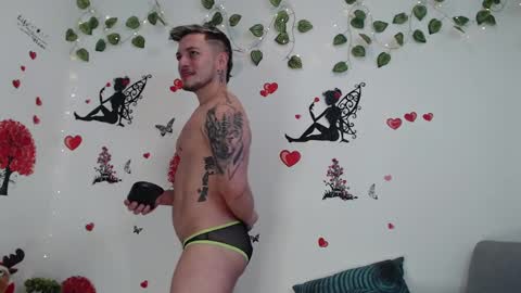 Angel Curl online show from 02.17.25