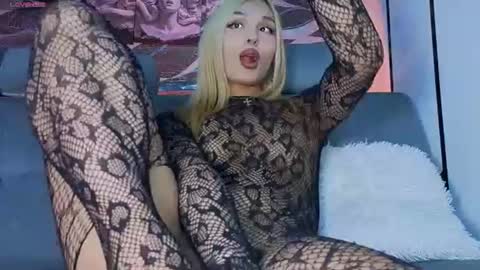 Snapshot of angel_dragun chatting on 07.15.26 Angel-dragun online show from 07.15.26