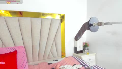 Snapshot of angel_dthroat chatting on 12.11.24 ANGHEL online show from 12.11.24