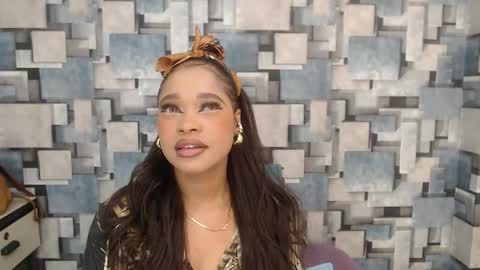 Snapshot of angel_dthroat chatting on 12.16.25 ANGHEL online show from 12.16.25