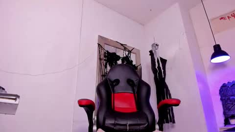 angel hardy online show from 10.31.25